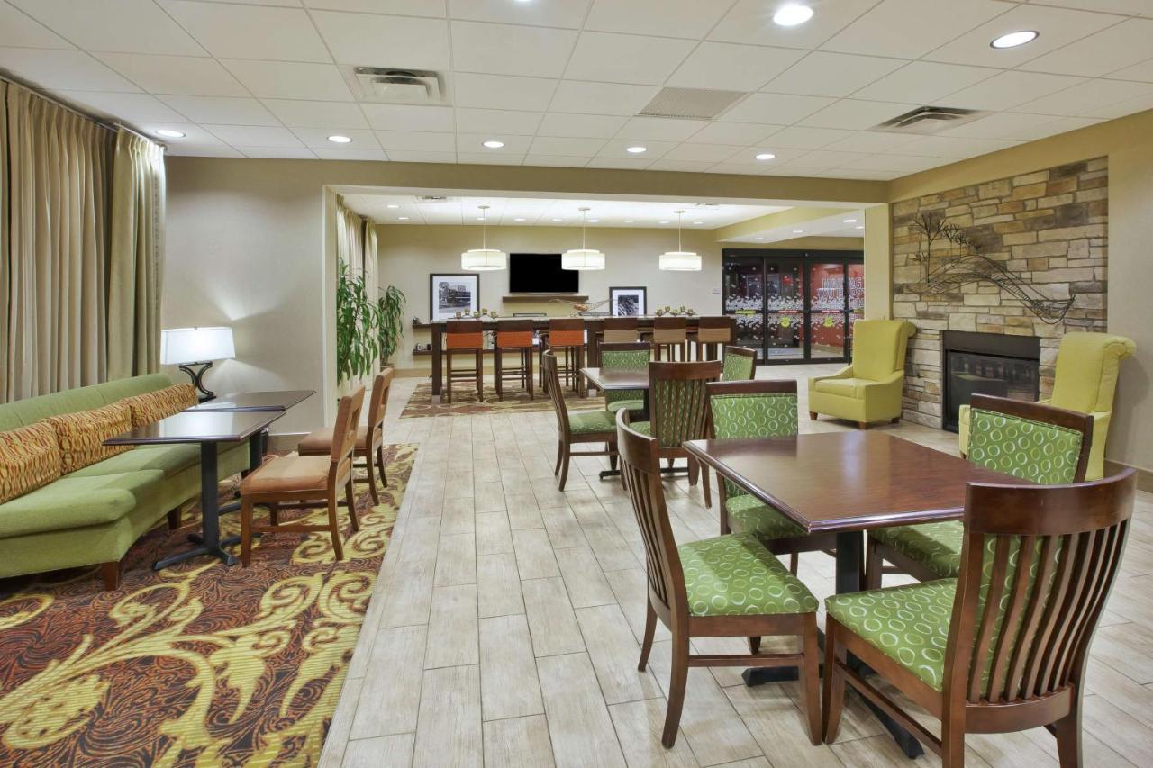 布鲁克波特汉普顿酒店 Brockport 外观 照片